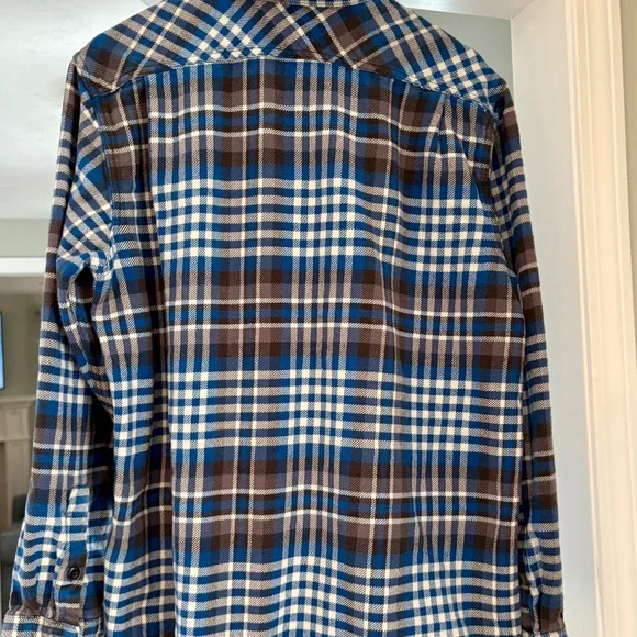 Filson Men’s Plaid Flannel Shirt Size Large - NWOT - Picture 3 of 4